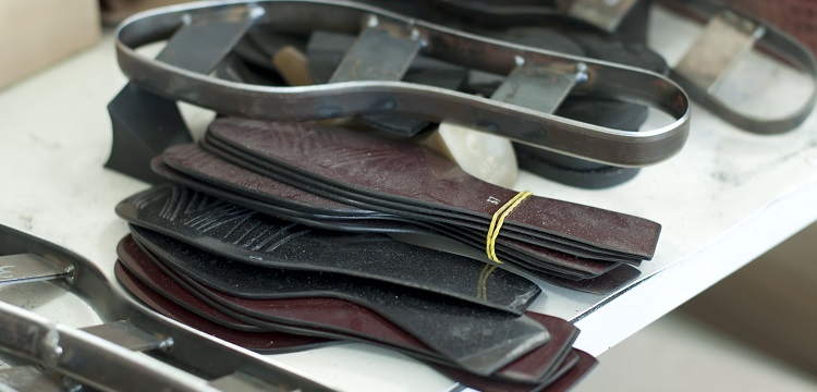 汽車電子電氣架構(gòu)簡介?安博檢測專業(yè)為您提供移動(dòng)電源FCC-SDOC認(rèn)證服務(wù)，產(chǎn)品檢測認(rèn)證找哪家機(jī)構(gòu) 