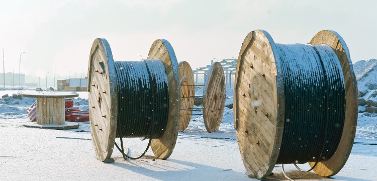 如何判斷危廢和固廢 危廢和固廢的判定標(biāo)準(zhǔn)?租用農(nóng)田處理廢油桶致土壤污染 ,三家出售危廢的公司被列為共同被告,這三家公司將面臨哪些處罰 健明迪檢測(cè)